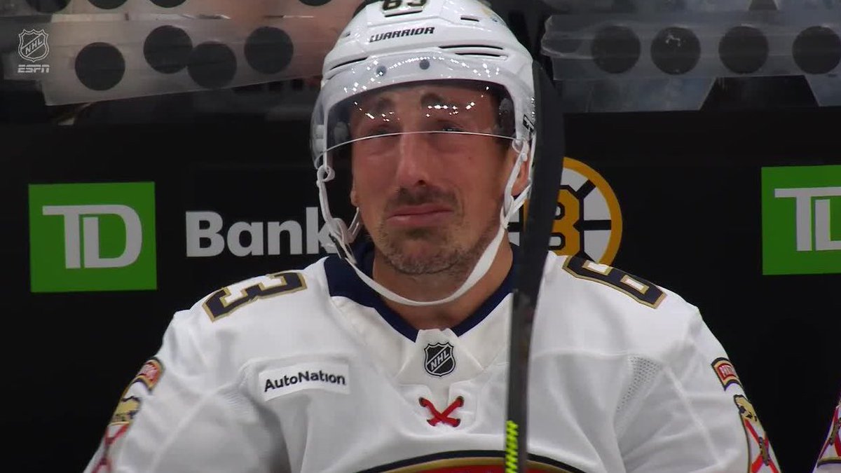 shortshiftpod's tweet image. Me opening the fridge to find out that my 5 year old ate the last snack-pack.