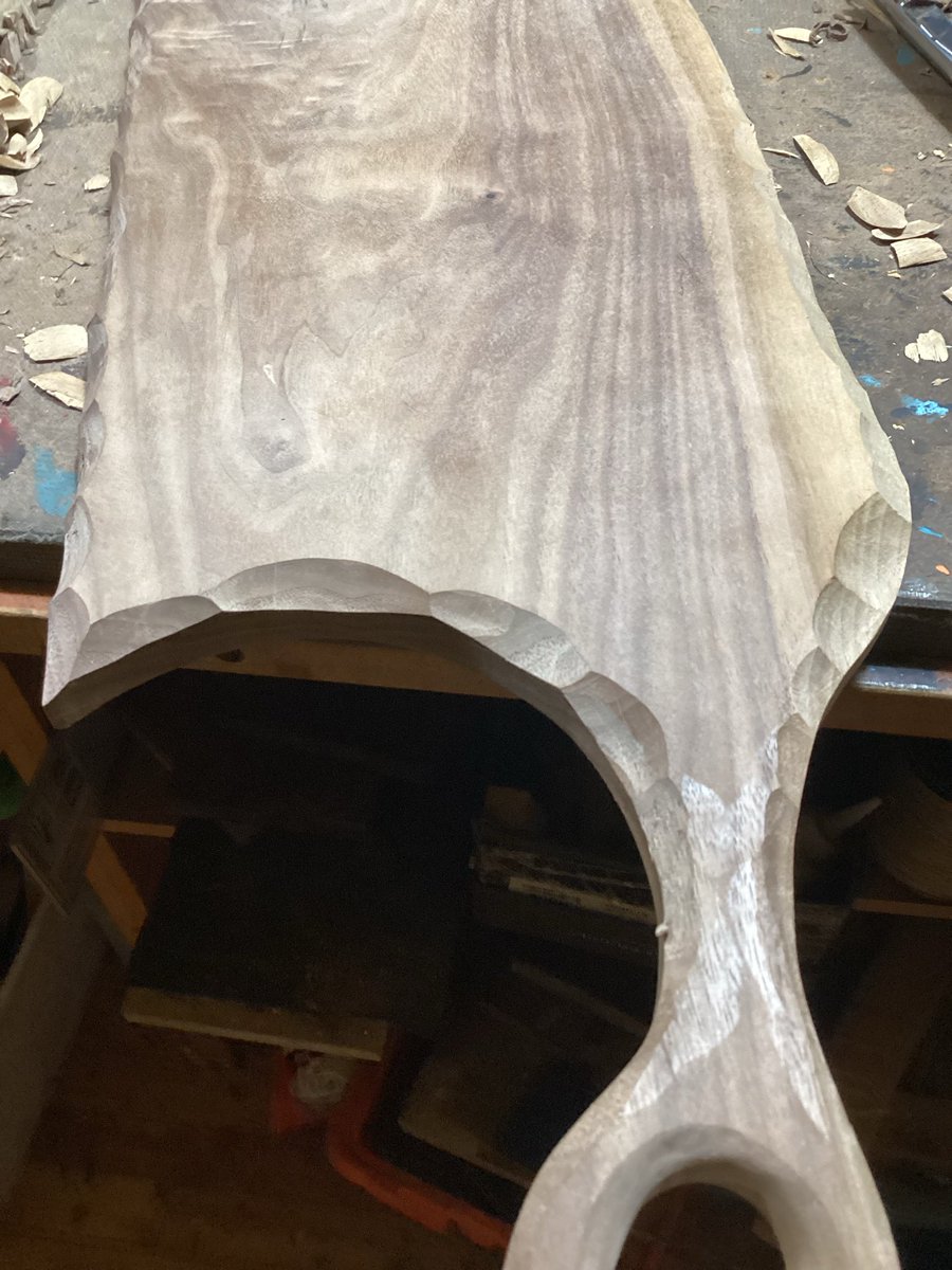 MaxymLab's tweet image. Parmi les nouveaux modèles désignés pour Noël, quelques pièces spéciales intègreront de la sculpture. Jour #1 de ce travail très demandant physiquement. Essence: noyer. 

Trust me, plus facile à dire qu’à faire. 😬
Reste beaucoup de boulot à effectuer…
#InTheMaking