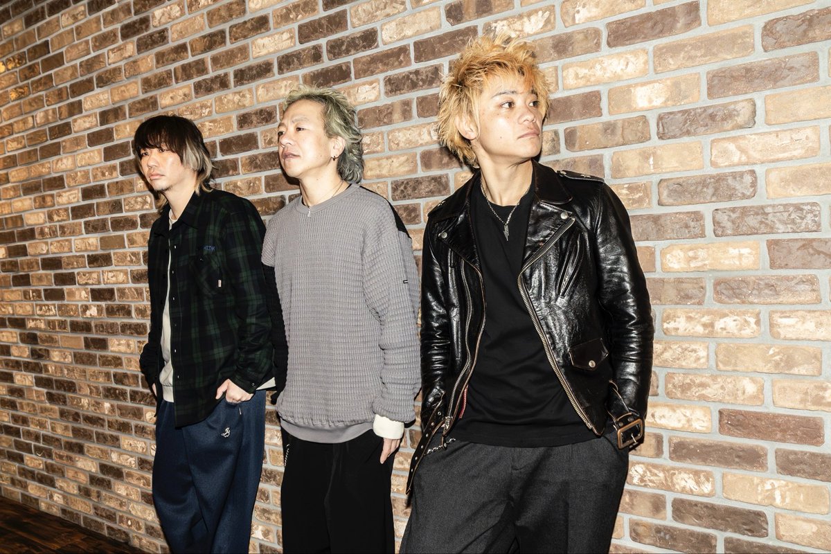 12.7(sun)

『#レア曲ワンマン2025FINAL 
大暴年会編』

ついにホーム千葉LOOKにて
レア曲だらけのワンマン！2025ファイナルです！
懐かしのあの曲も、隠れたアンセムも、もう聴けないと思ってた曲も🥹
HOTSQUALLをモロに感じられる最高の"お昼"を☀️

前売り¥3,900
tiget.net/events/436865

 #ホスコ