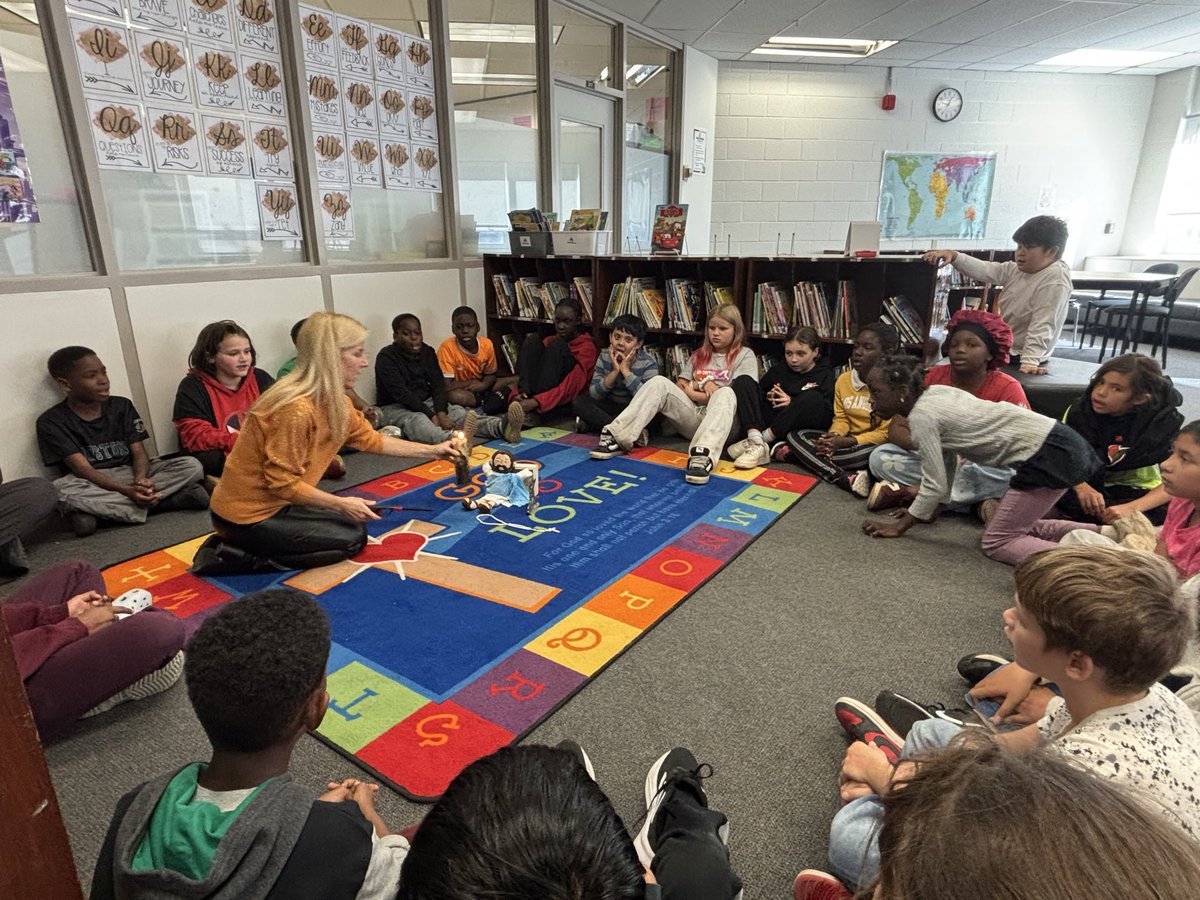 Mr. Cook tweet media