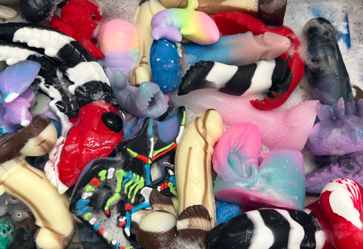 Bath time! 🫧🧼🫧

Another small drop for this Friday, but lots of model variety and a fresh batch of squish and Blindbag items.