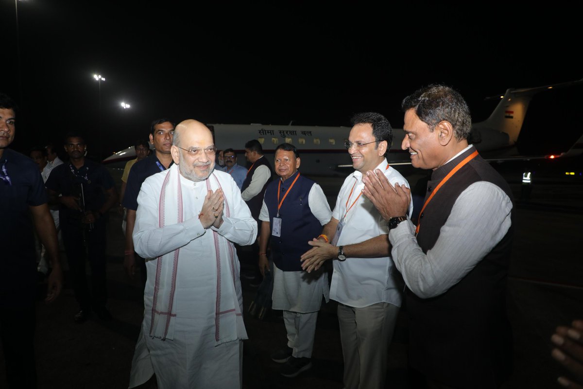 राष्ट्रोत्थान हेतु अविरत प्रतिबद्ध भाजपा के वरिष्ठ नेता, मा. केंद्रीय गृह व सहकार मंत्री और गांधीनगर के लोकप्रिय सांसद श्री #AmitShah जी को जन्मदिन की हृदयपूर्वक शुभकामनाएं।

ईश्वर आपको उत्तम स्वास्थ्य, दीर्घायुष्य और प्रसन्न जीवन प्रदान करें ऐसी प्रार्थना। 

#HappyBDayAmitShah