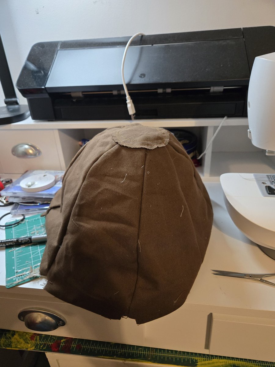 I have no idea what I'm doing!  But at least I'm doing something, I guess. #fallout #3dprinting #cosplay #LSC42 #deathclaw #FalloutNewVegas