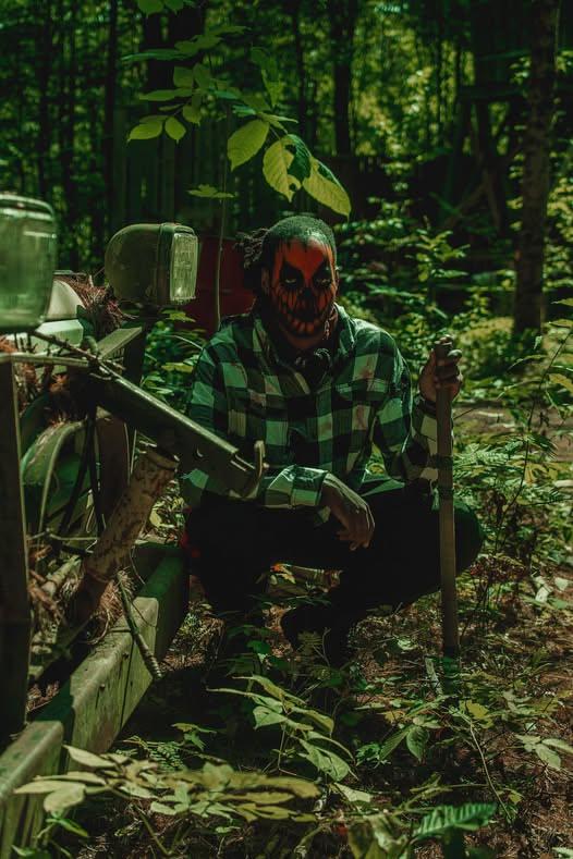 10 days until Halloween 🦇 
Hollow Jack 🎃 
#modeling #31DaysOfHalloween