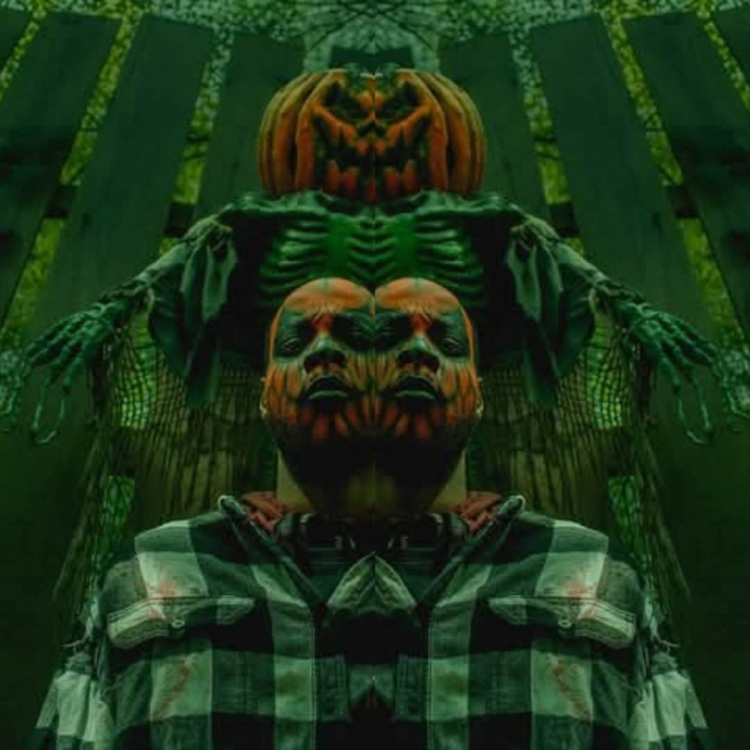 Halloween 🦇 
🎃 Jack O Lantern 
Friday October 31st is Halloween #modeling #31DaysOfHalloween