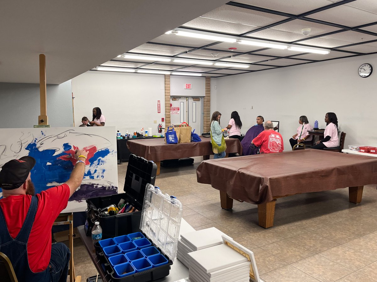 TucsonVA's tweet image. Our outreach team had an amazing time at the Cochise County Veteran Stand Down! Thank you to everyone who stopped by and to Cochise Serving Veterans for your incredible work! #VeteranSupport #VAHealthcare #CommunityStrong #ThankYouVets