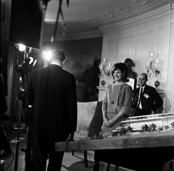 ZitoSalena's tweet photo. Media was so enthralled with Jackie Kennedy's White House restoration they televised it; per the @JFKLibraryFdn archives.
"Mrs. Kennedy's White House restoration receiving lavish attention from the media"  
https://t.co/0dR2Mnady7 
Please try to know US History better https://t.co/pd5HPFB2Sz