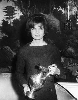 ZitoSalena's tweet photo. Media was so enthralled with Jackie Kennedy's White House restoration they televised it; per the @JFKLibraryFdn archives.
"Mrs. Kennedy's White House restoration receiving lavish attention from the media"  
https://t.co/0dR2Mnady7 
Please try to know US History better https://t.co/pd5HPFB2Sz
