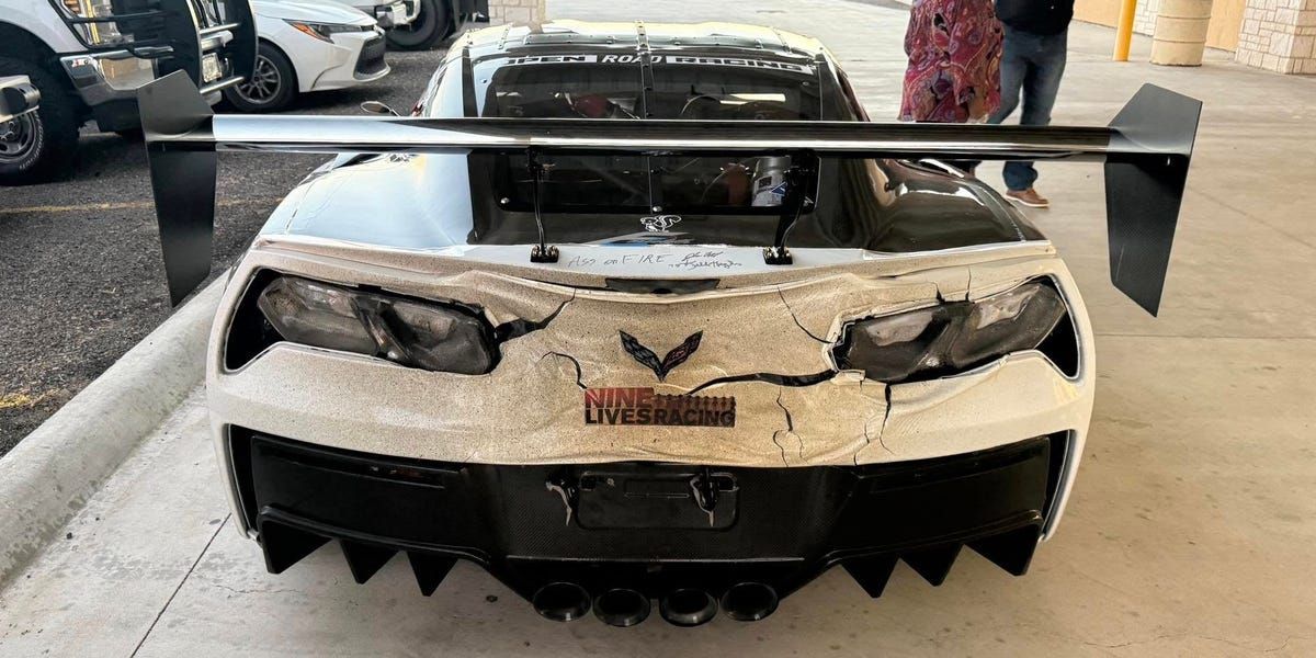 RoadandTrack's tweet image. C7 Corvette ZR1 averages 173 mph over 118 miles, tailpipes melt the back of the car in the process. bit.ly/3KTOXsv