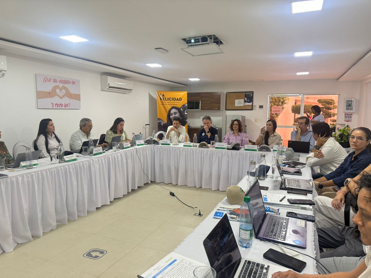 Hoy participamos en el II Encuentro de Gerentes de Parques Eco-Industriales 🌿

Desde la Zona Franca de Bogotá compartimos avances hacia un modelo sostenible:

♻️ 1.211 ton de residuos no enviadas a relleno
🌱 63% aprovechables

#Sostenibilidad #PEI #ZonaFrancaDeBogotá