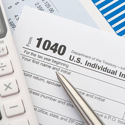 factpostnews's tweet image. New reporting reveals Trump is demanding $230 million from the taxpayers as compensation for investigations into him by the DOJ.