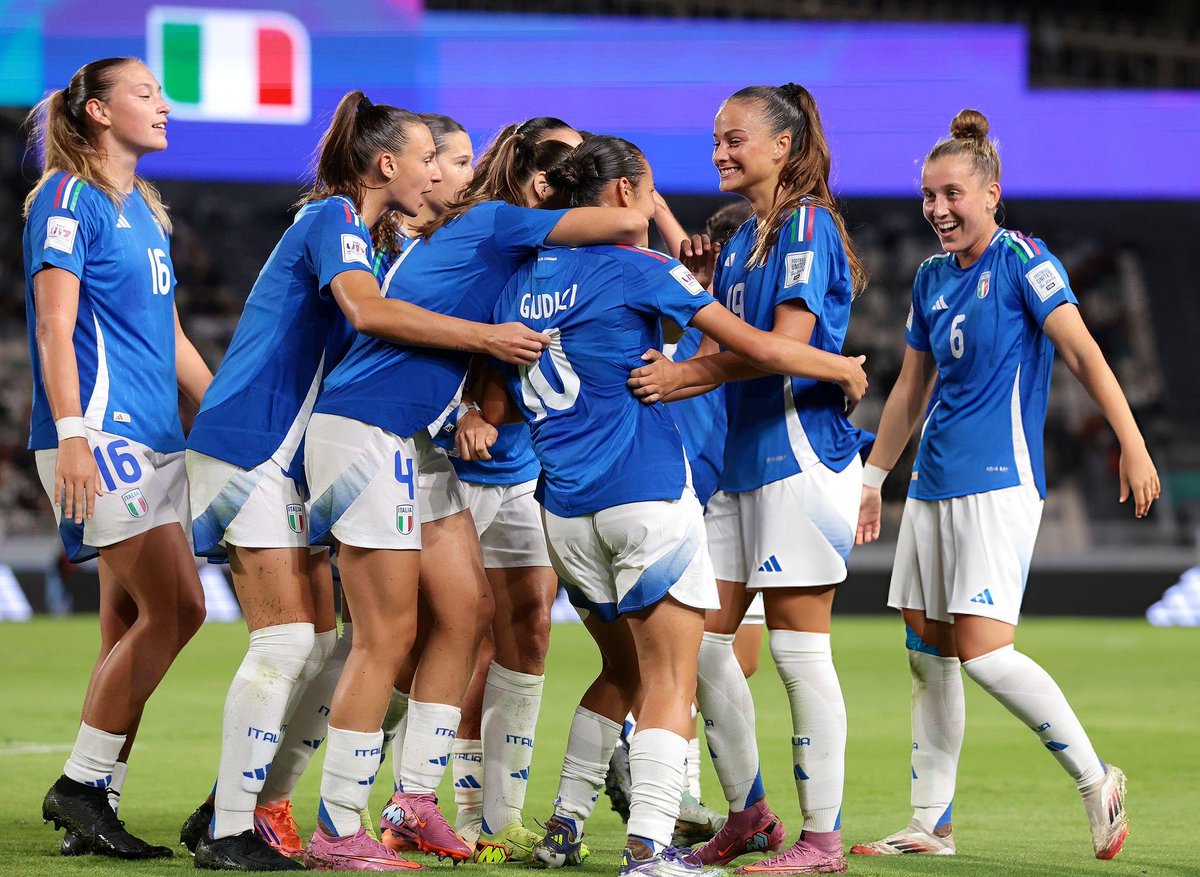 #FIFAWCU17 | #Galli, #Galli, #Giudici: L'Italia batte le padrone di casa del Marocco e vola agli ottavi 🔥💙🇮🇹

Come nel primo tempo, l'Italia non soffre mai le avversarie e amministra il vantaggio con maturità. #Galli semplicemente super, #Guerzoni giganteggia in mezzo al campo.