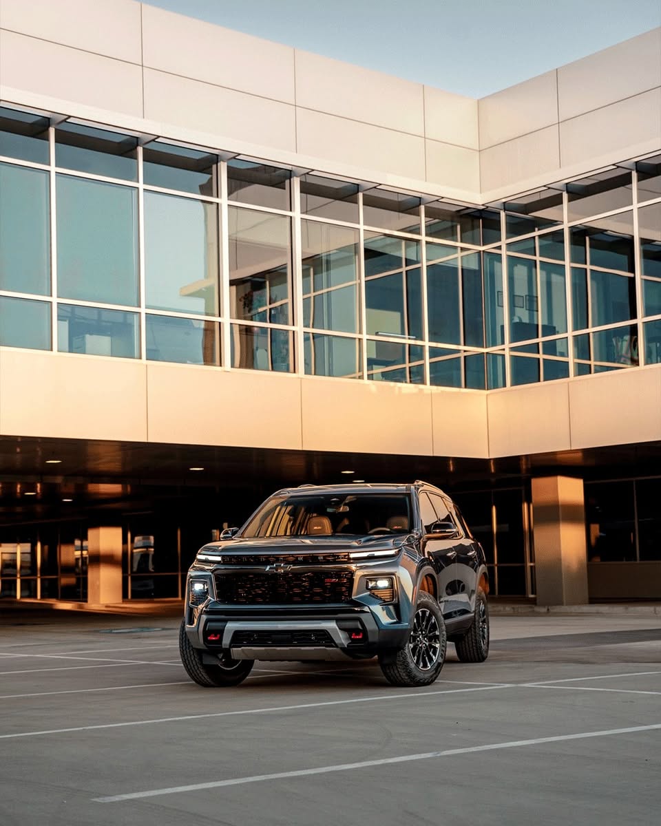 BommChevrolet's tweet photo. On our way to get anything pumpkin spice 🧡
📸: Brendan L. https://t.co/Tzm9q6z9QS