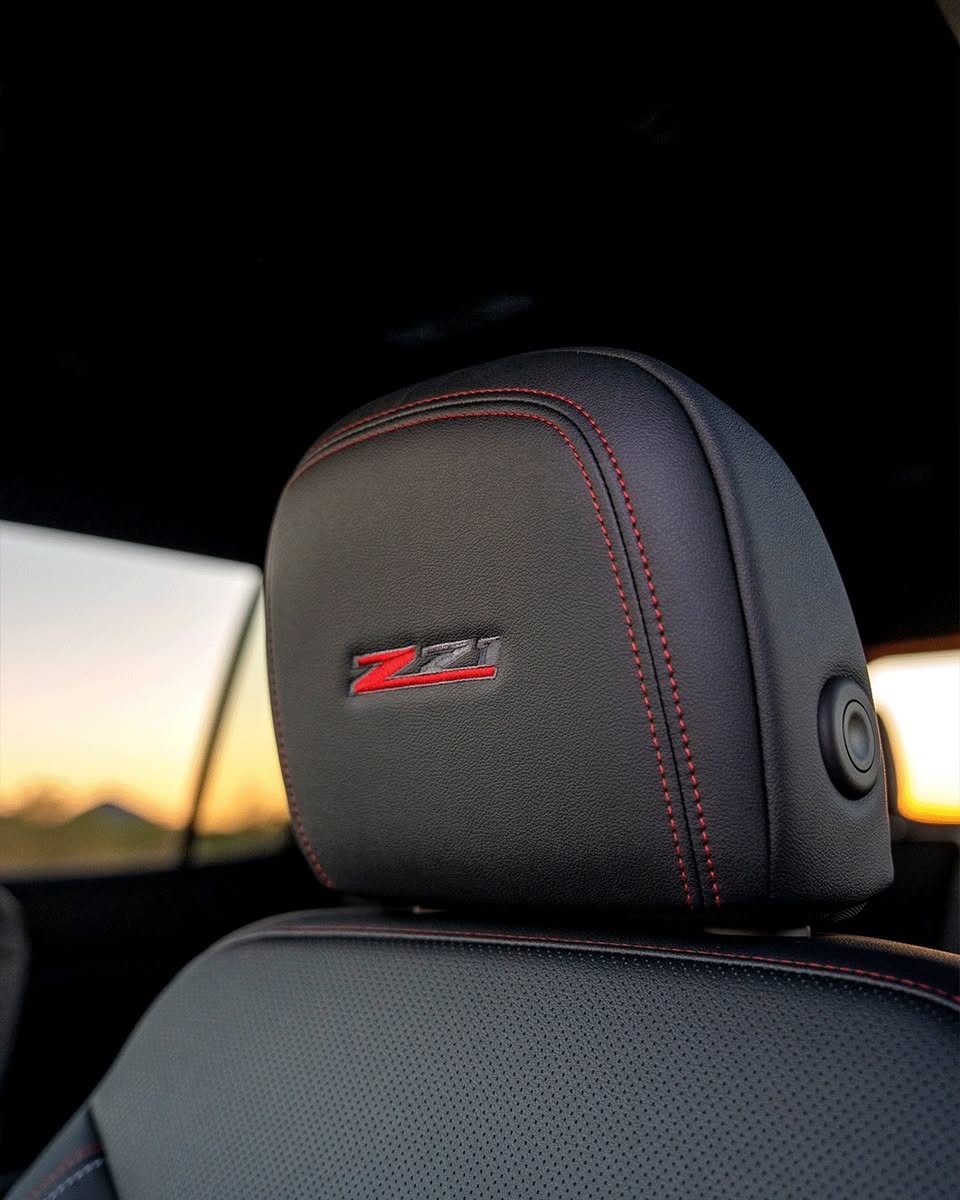 BommChevrolet's tweet photo. On our way to get anything pumpkin spice 🧡
📸: Brendan L. https://t.co/Tzm9q6z9QS