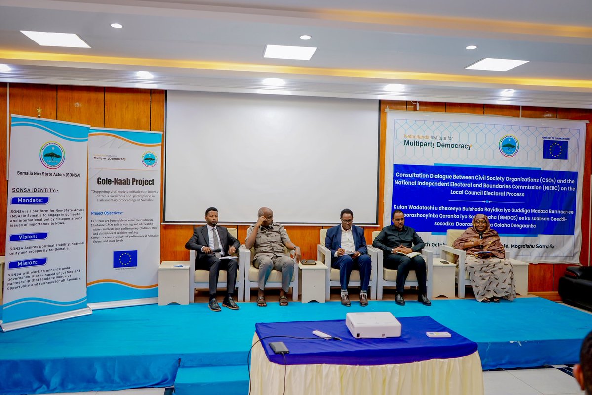 GoleKaab's tweet image. Mogadishu, 21, October 2025
Tonight, Somali civil society organized @SONSA_NSA under the @GoleKaab a Consultation Dialogue between Civil Society Organizations #CSOs and the National Independent Electoral and Boundaries Commission @NIEBCSomalia on the Local Council Electoral…