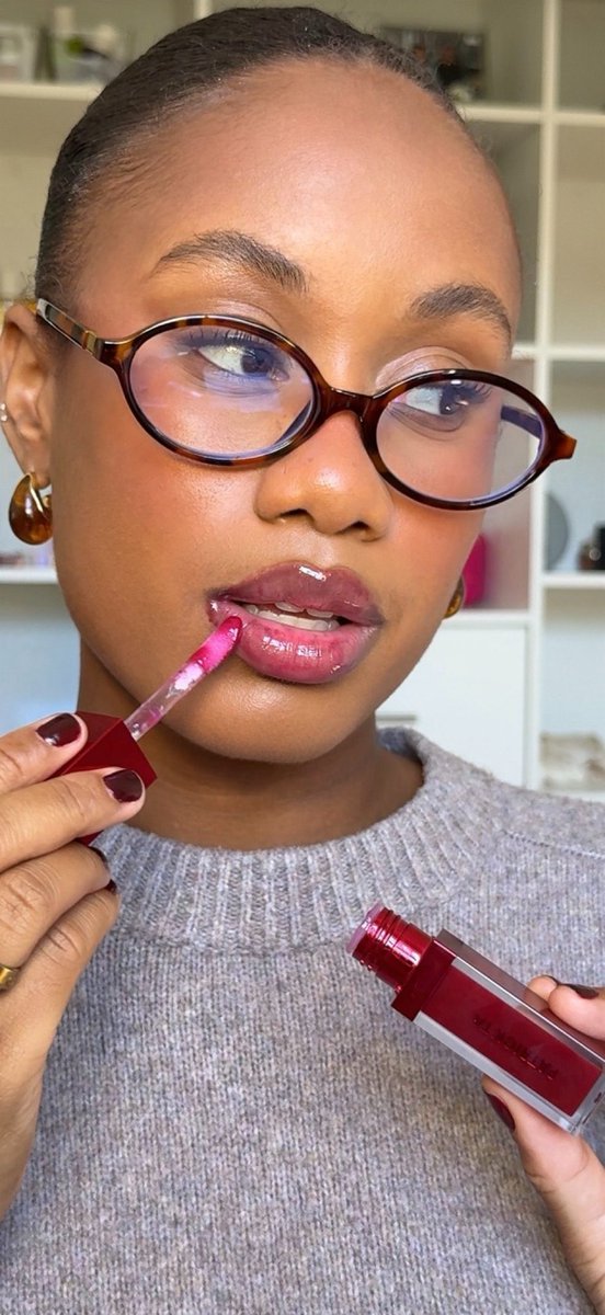 FabFitFun's tweet image. 🪩 WINTER SPOILER 🪩 This ✨luxe choice✨ option from Customization 5 really shines! The @patricktabeauty Major Volume Plumping Gloss Duo - For the Girls &amp;amp; Unavailable or Headliner &amp;amp; Main Stage. 

- Delivers an instant plumping effect with cinnamon and ginger for fuller,…