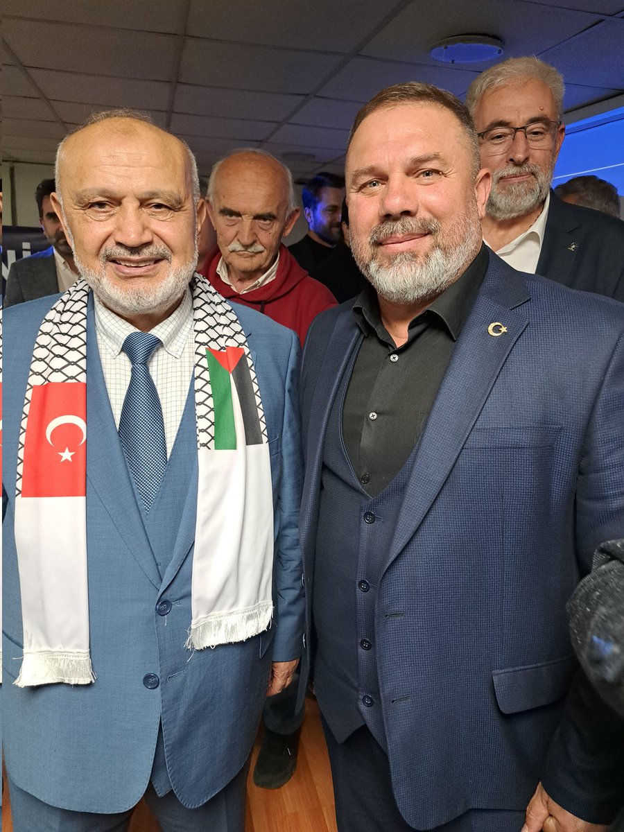 EDİRNE  CİHAANNÜMA Ve BİRLİK  Vakfının Düzenlediği Geçmişin  Vefası Geleceğin inşası programına konuşmacı olarak katılan
 Şevki Yılmaz hocam bizleri tarihin derinliklerine götürdü bizlere aktardığı bilgiler için teşekkür ediyorum.