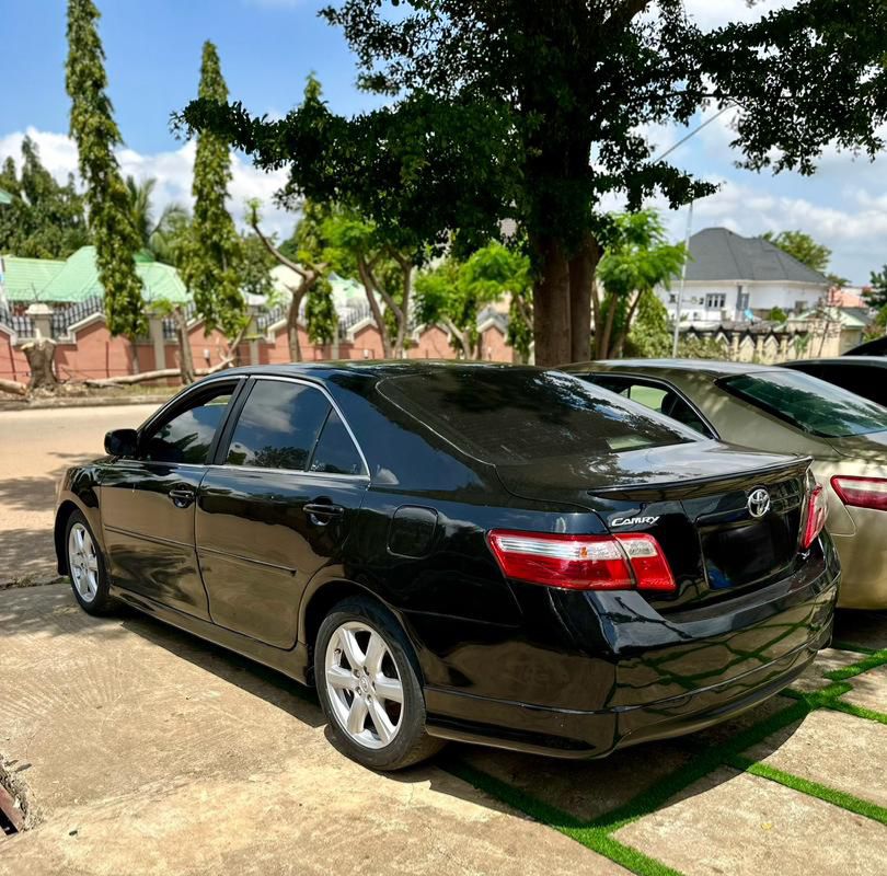 Alhalid_'s tweet photo. 🚨 📍ABUJA. Registered *2009* Toyota Camry SE Sport black seats(black on black ⬛️⚫️ with *SUNROOF* for *💰7.6M only‼️🏷️*
#sport #2009model https://t.co/7WrTcP0Cq1