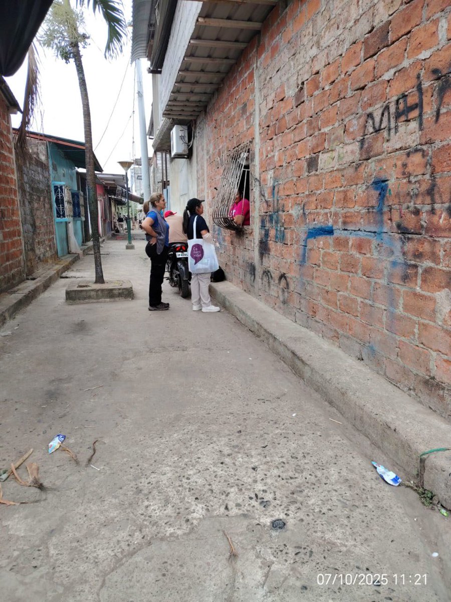 CNTinforma's tweet photo. De julio a septiembre, más de 2.500 familias de Guayas, Bolívar, Los Ríos y Santa Elena eligieron el futuro con el internet de @CNT_EC.💙
A través de las campañas One Day, seguimos conectando sueños, uniendo comunidades y llevando oportunidades a más ecuatorianos. 🌐🇪🇨 https://t.co/mm5WuBfMFL