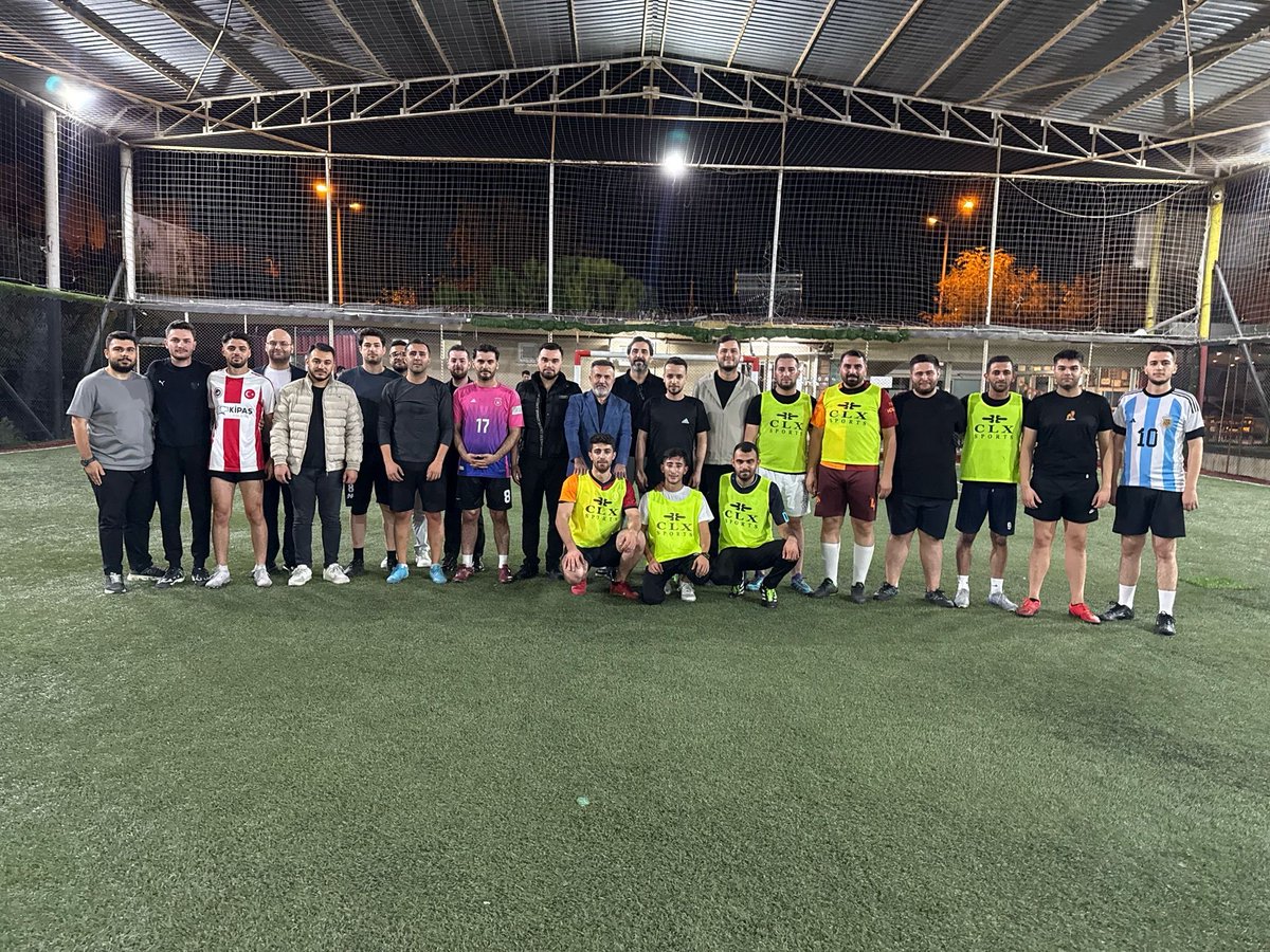 🏆 Gençlik Kolları Yönetim ve Yürütme Halı Saha Etkinliğimiz

Yönetim ve Yürütme Kurulu halı saha etkinliğimize teşrif ederek bizleri onurlandıran AK Parti Adana İl Başkanımız Sayın Tamer Dağlı’ya teşekkürlerimizi sunuyoruz.