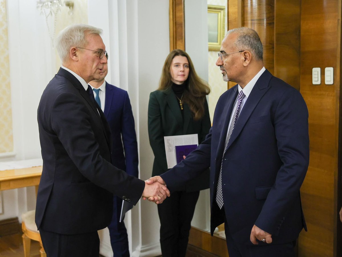 مع كل تحرك سياسي خارجي للرئيس الزبيدي يسارع جناح الاخوان العسكري تنظيم القاعدة للتحرك ميدانياً بتنفيذ عمليات ارهابية في الجنوب ولكن دائما ينجح الزبيدي ويفشل الاخوان في تنفيذ مخططاتهم
الزبيدي في موسكو وعناصر الأرهاب في ابين لاقت مصيرها المعتاد

 #زياره_الرئيس_الزبيدي_لروسيا