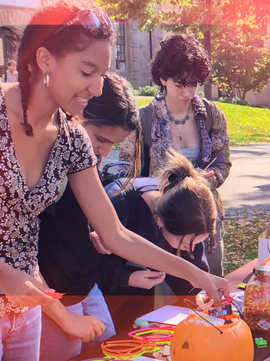Brown_DPS's tweet image. Need a break from studying? 📚💤
Join DPS for snacks, music, a giveaway &amp;amp; good vibes! 🍪🎶
Meet the team that keeps our campus safe and learn about their safety resources &amp;amp; events. 💛
#StudyBreak #PublicSafety #CampusLife