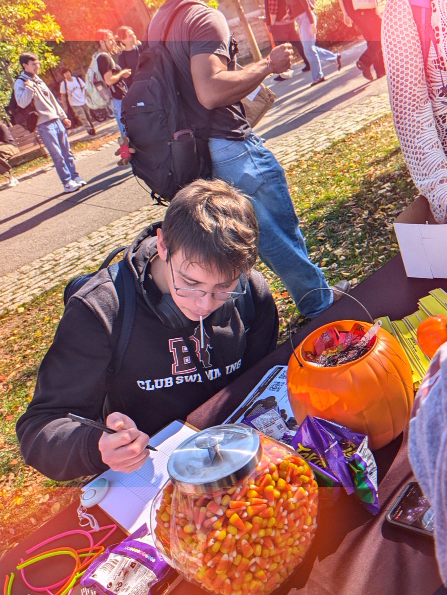 Brown_DPS's tweet image. Need a break from studying? 📚💤
Join DPS for snacks, music, a giveaway &amp;amp; good vibes! 🍪🎶
Meet the team that keeps our campus safe and learn about their safety resources &amp;amp; events. 💛
#StudyBreak #PublicSafety #CampusLife