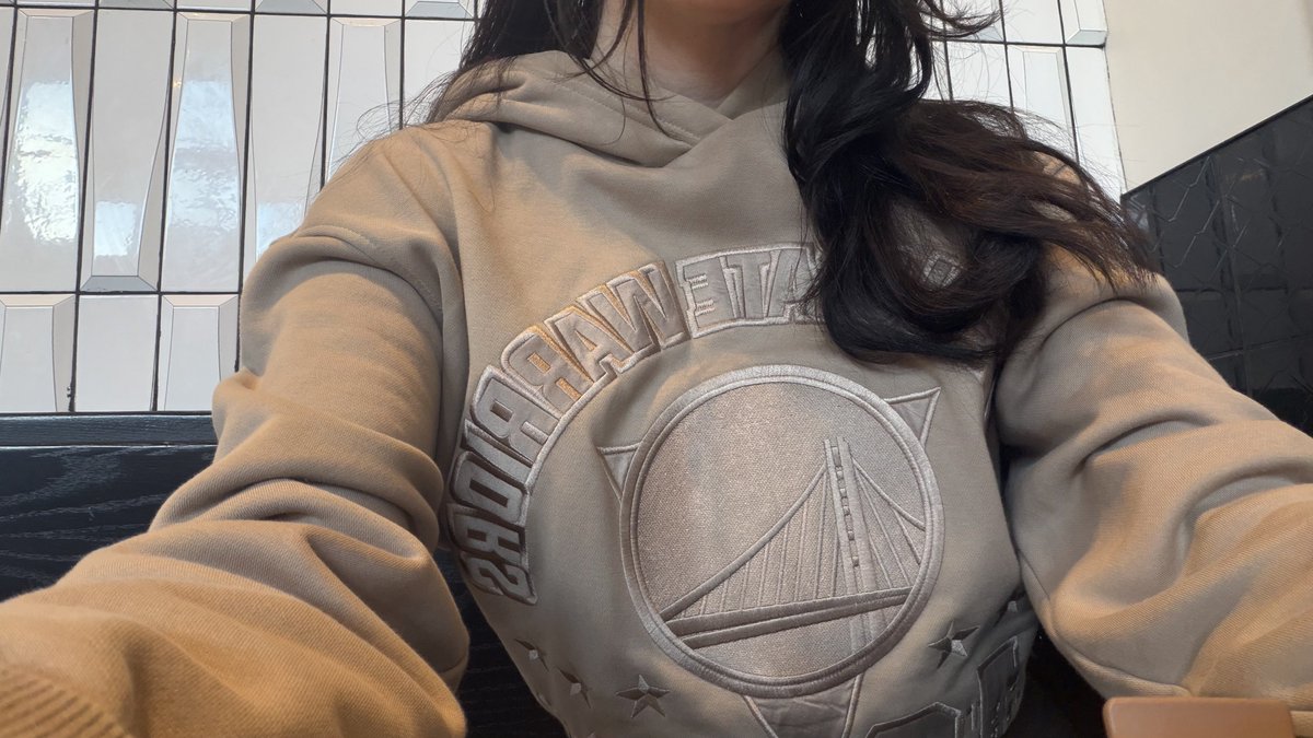 Steph curry plays basketball tonight im having a great day