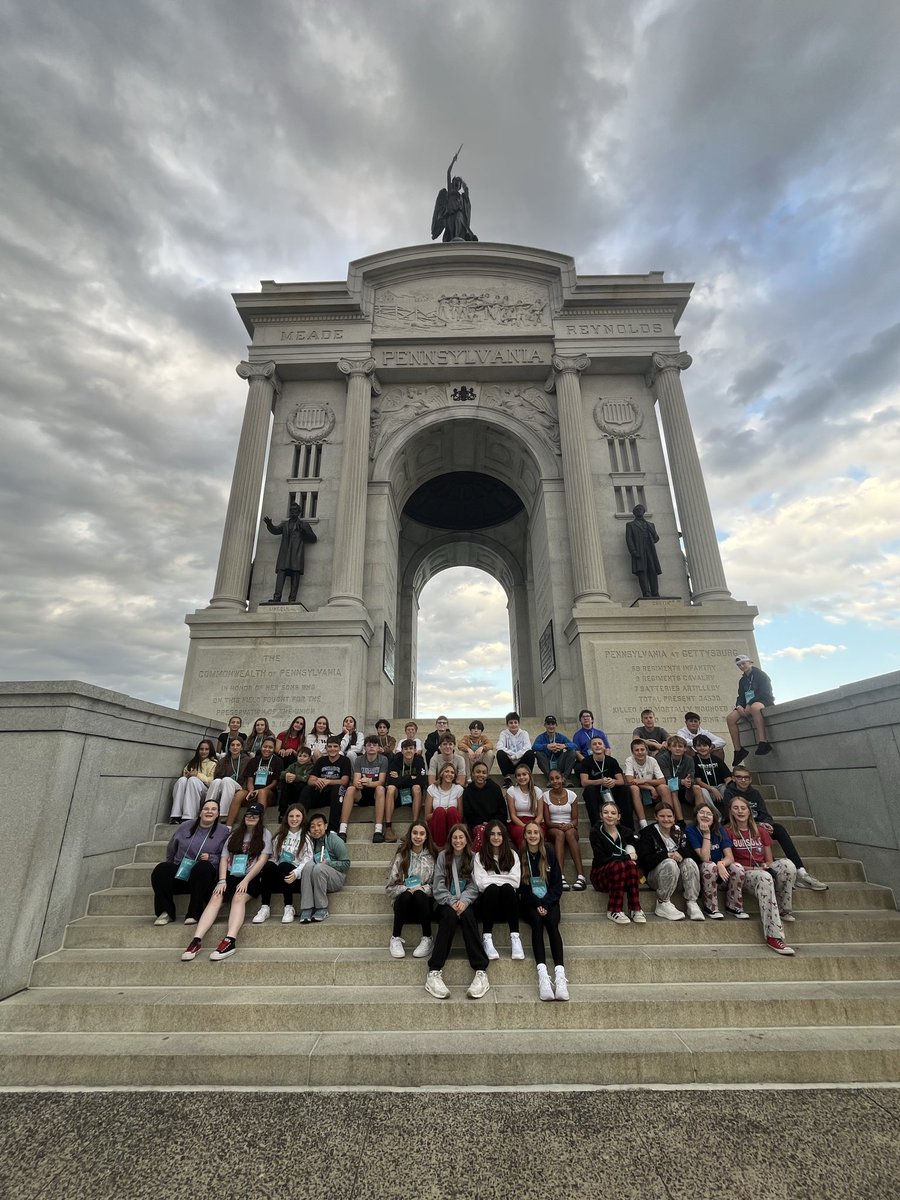 BunsoldMiddle's tweet photo. Bus 2 checking out the sights at Gettysburg. #LittleRoundTop #PennsylvaniaMemorial #pickettscharge #whenisdinner https://t.co/Or5Zc7bbuw