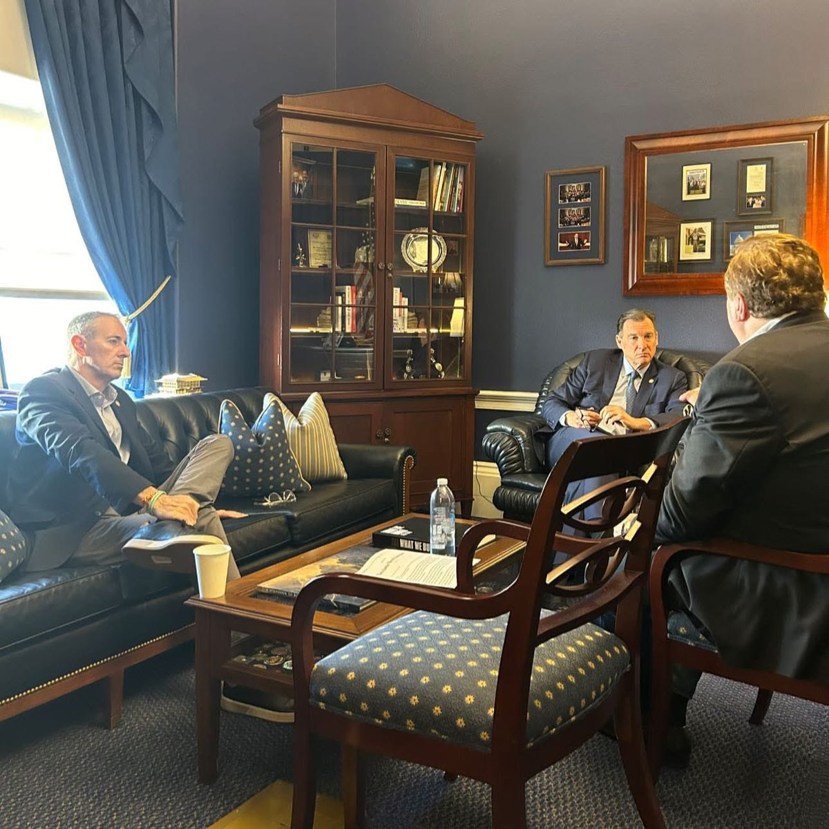 RepBrianFitz's tweet image. America is a nation of laws and a nation of immigrants. Not one or the other—both. These principles define our story and shape our responsibility to the future. Meeting that responsibility requires leadership, not gridlock.

For too long, Washington has chosen division over…