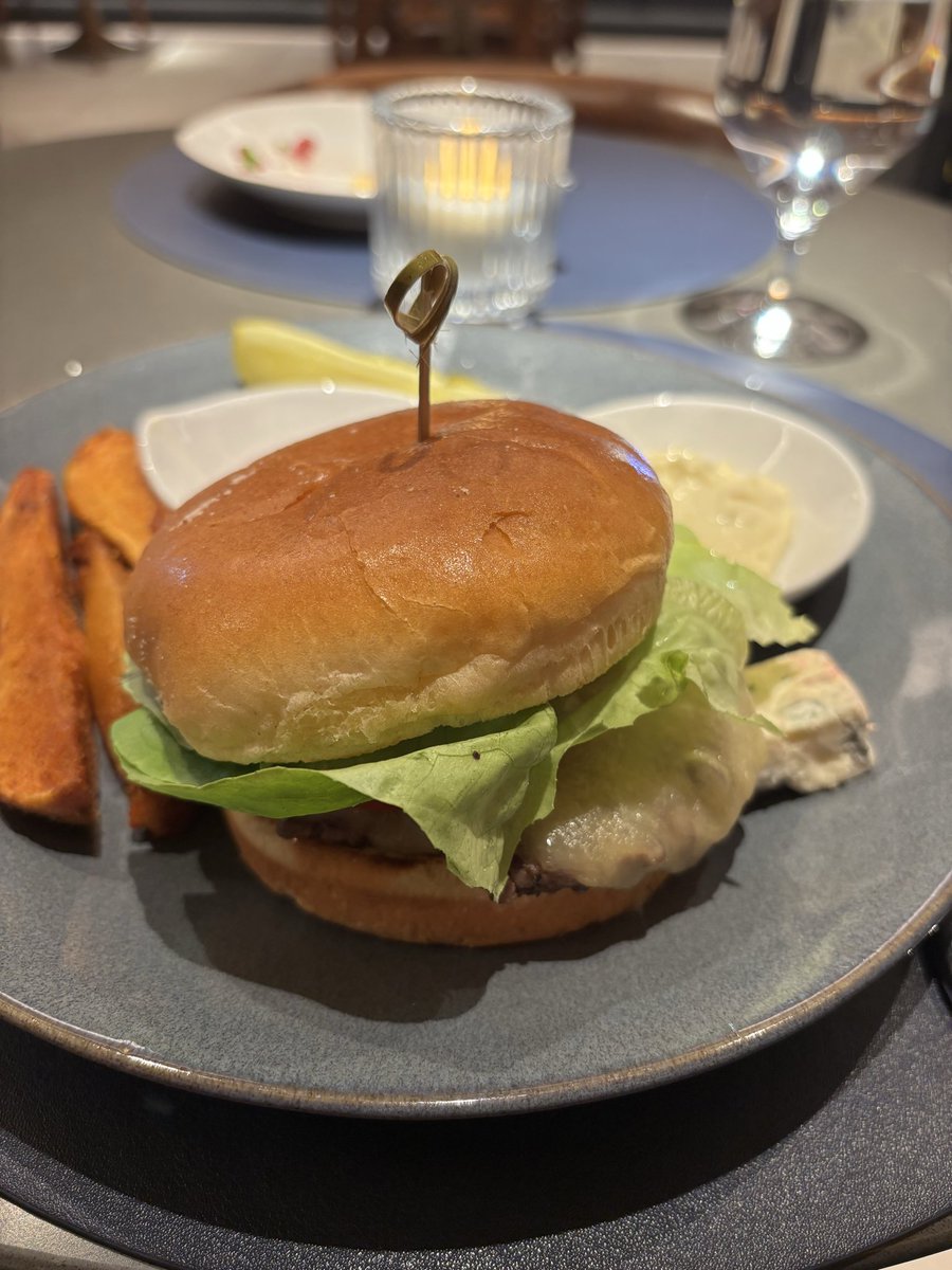 charlieb_lucy's tweet image. 数週間ぶりのPolaris Lounge.