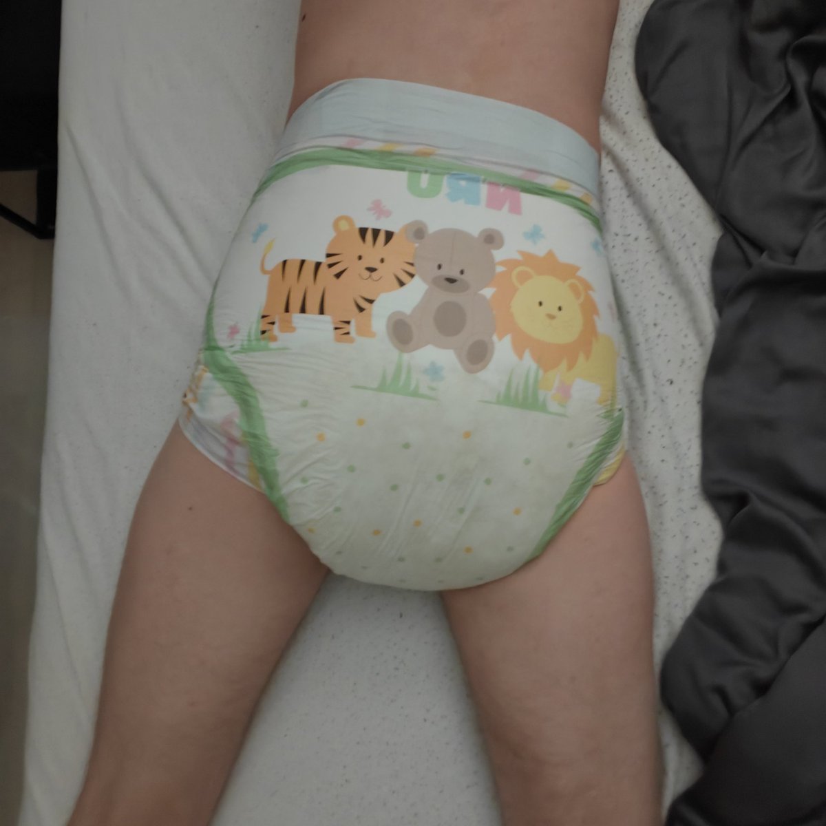 danishdiaperguy tweet media