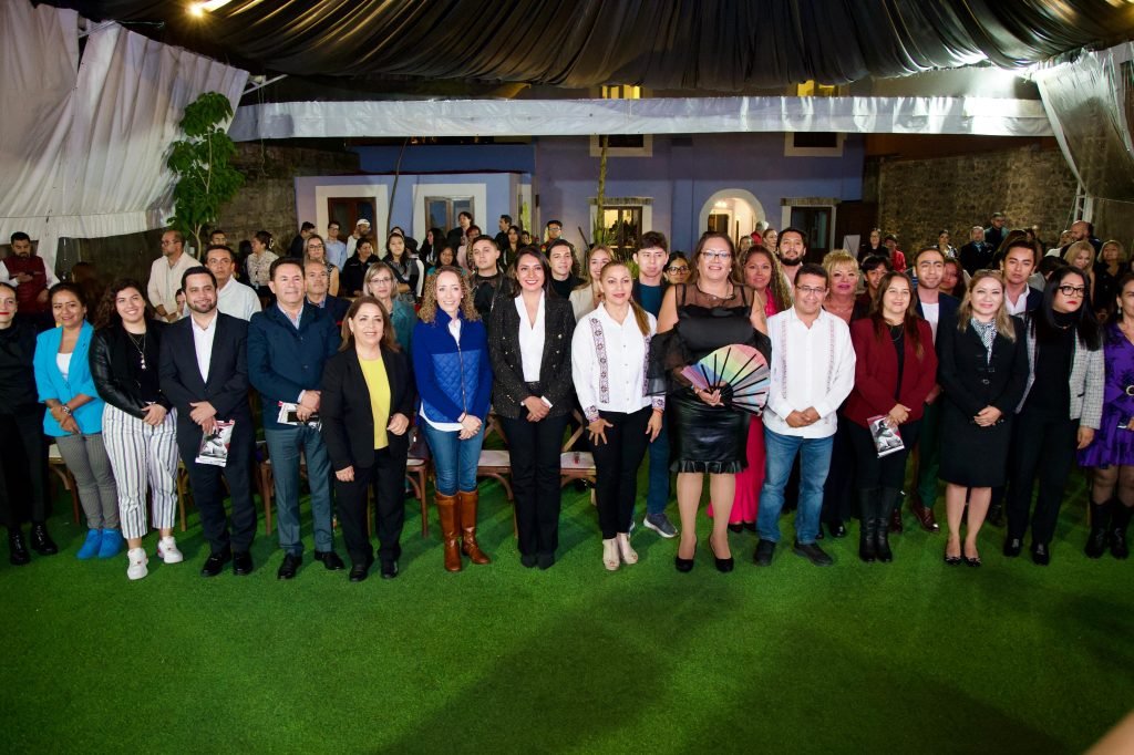 ComunMe's tweet photo. #LoQueImporta | Durante su Primer Informe Legislativo, la diputada Cinthya Chumacero, destacó 10 iniciativas y 16 puntos de acuerdo para garantizar la igualdad, inclusión y no discriminación en el estado. 
https://t.co/uPVzkEsPWD

#Igualdad #Inclusión #CongresoPuebla https://t.co/hSEoWOEYIm