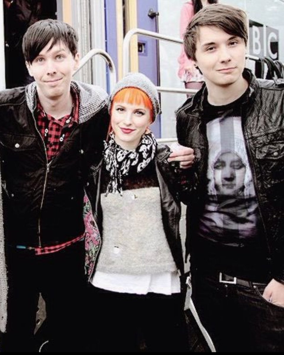 siriusllyhowell's tweet photo. looking for oomphs that will sympathetically laugh at my tweets!! :D
government name and address below:
- emilie
from dan and phil town (england), in gay central
i also heart, pjo, spn, mcr, the #yeemo agenda and smosh!!!
★ lots of love, #dnptwt https://t.co/uC1YSd7bFU