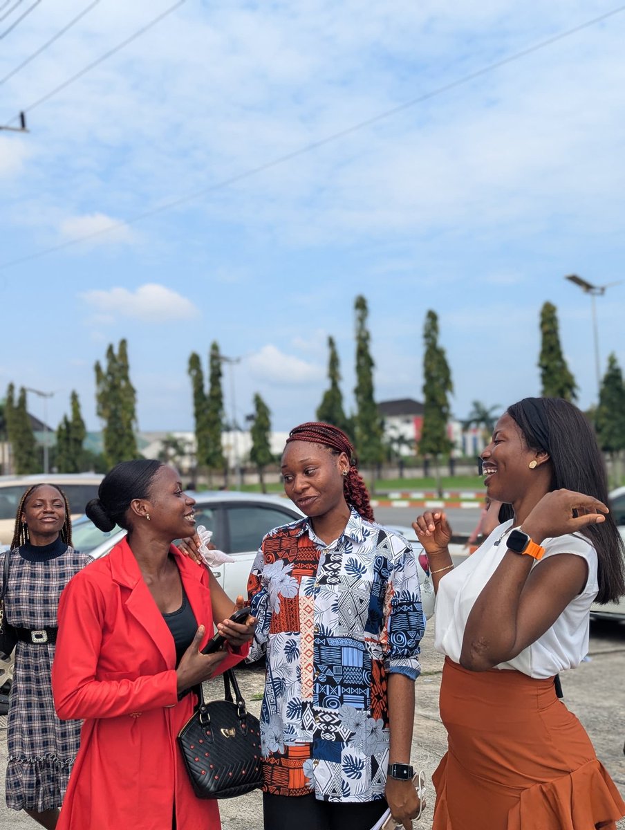 Dora🖤🌚 (@bee_crypto3) on Twitter photo 