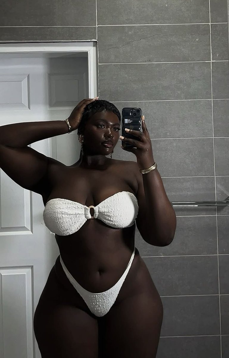 PrettyMelanies's tweet photo. Black 🖤 is beautiful https://t.co/mDeo2CyI2r