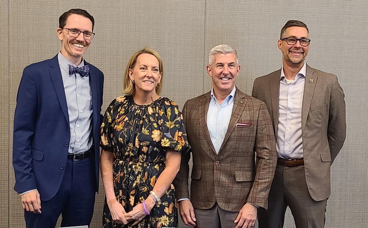 AaronDaffern's tweet photo. Sharing the good work of @dallasschools, @EducateTexas, and @TXInstruments to better equip educators with the tools needed to improve their own #StemIdentity and accelerate outcomes for students. @DrElenaSHill @AngieGaylord @Edfunders @disdstemmath @Dallasacademics https://t.co/7ZeZXXXh2G