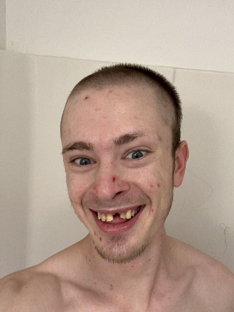 9trevv's tweet image. imagine being this flawless