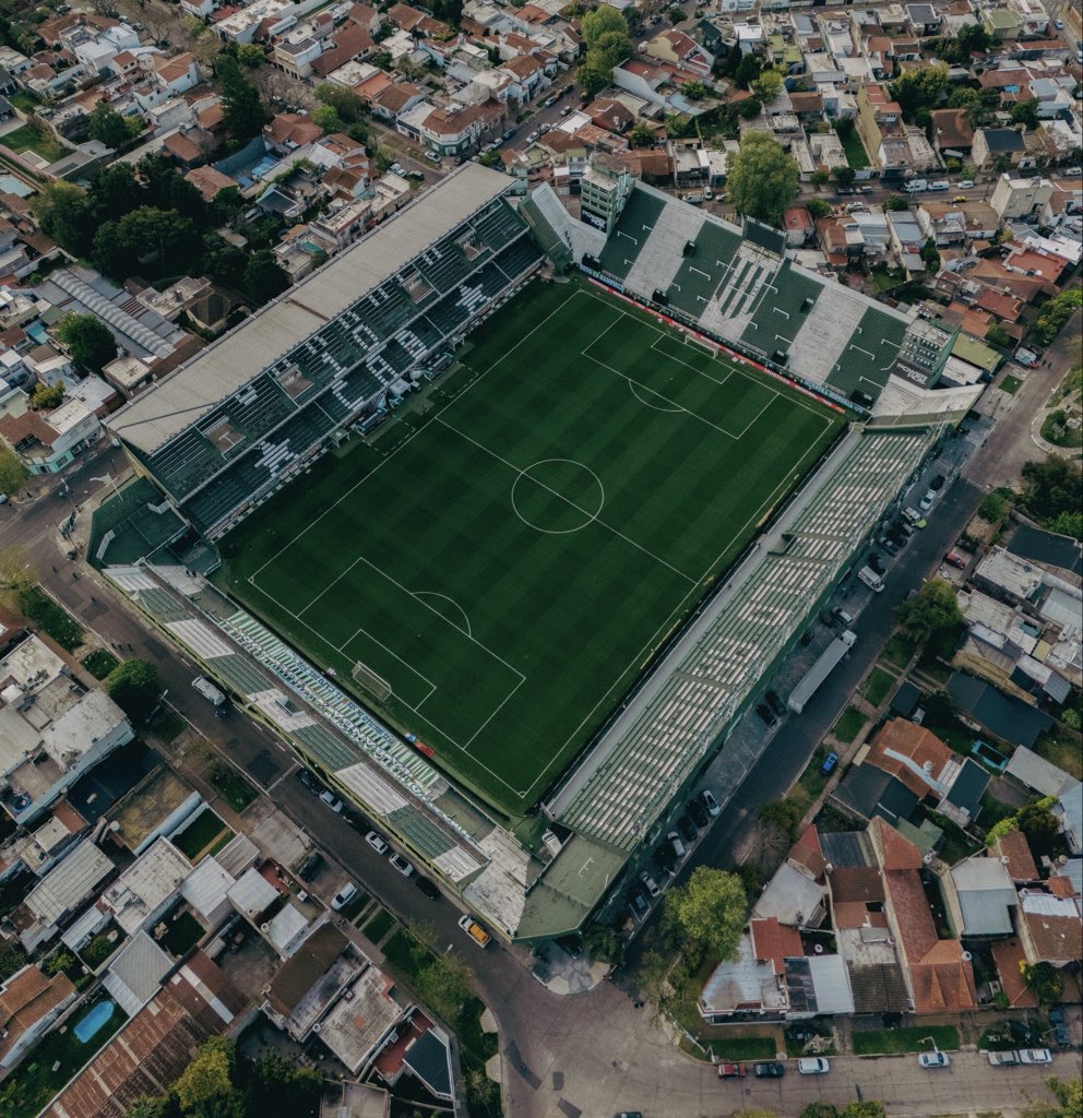 tuit en homenaje a la superioridad estética del barrio de Banfield