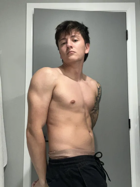 AlphaStarDom's tweet photo. Mierdaaa, I look so good today I almost owe the world an apology… almost.
# @topalphamales @findomfan420 @MASTER_UPDATES @CashMastersRT
#TooHotToApologize #AlphaLook #FindomFire #VisualDomination https://t.co/GmnAJvut7t