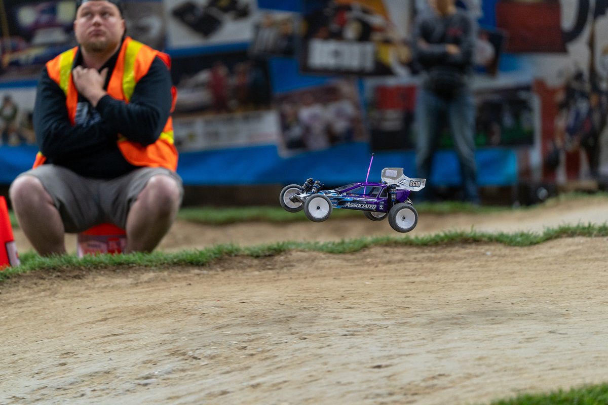 AMain_com's tweet image. The Team Associated Vintage RC Championships this weekend had it all. Classic kits, modern tech, and pure RC chaos. The nostalgia was real and the competition was fierce 🏆🏁 

 #amainhobbies #protekrc #teamassociated #vintagechampionships #lasvegas #rc