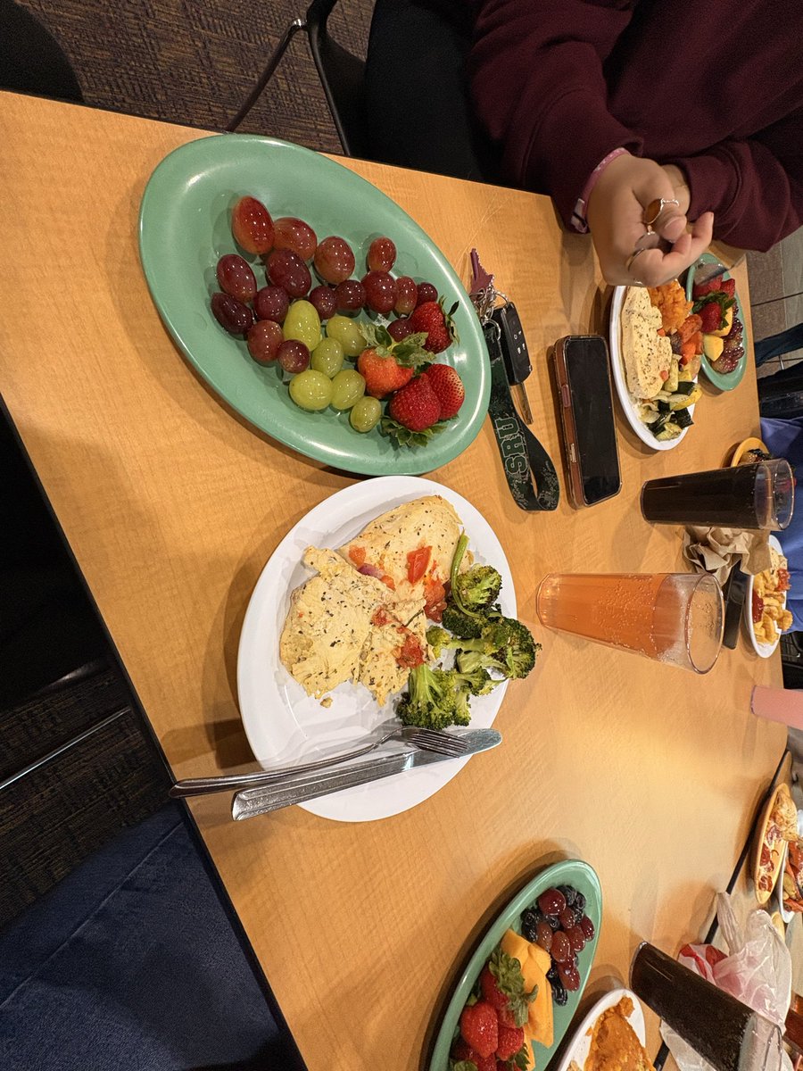 FlyJayFly's tweet photo. Enjoying a good dinner at booze #techwell https://t.co/Y5RQbiioLJ