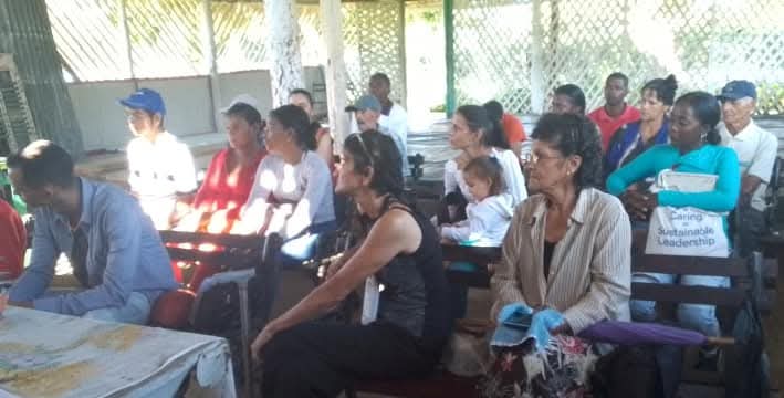 Yoraikis1's tweet image. Después de la reunión del consejo popular de #PuntaDeLaSierra con ayuda del grupo de trabajo comunitario se disfruta de una rica caldosa #PoderPopular