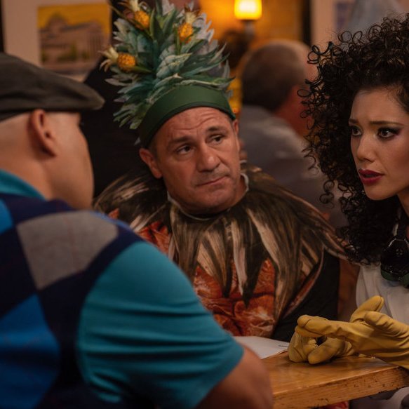 haileyuptn's tweet image. help tony is a pineapple 😭