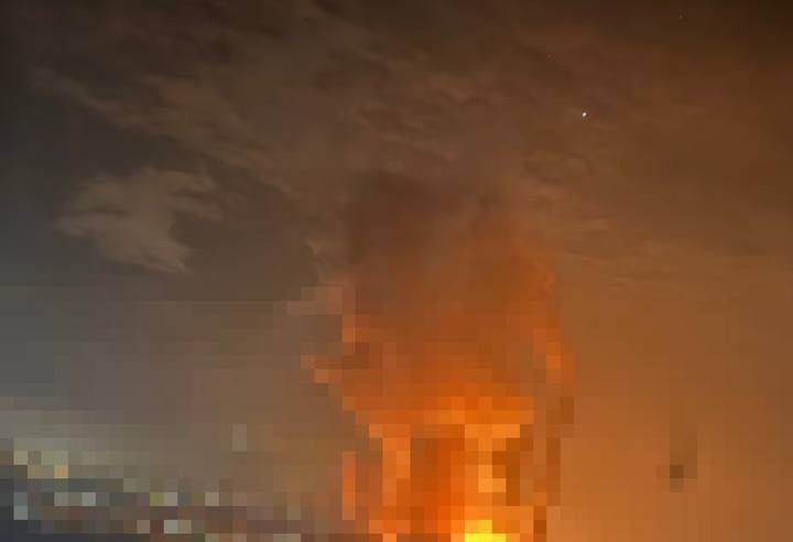 Euan_MacDonald's tweet image. Fire in Kyiv after explosions, and reports of hit on energy infrastructure in south of city.