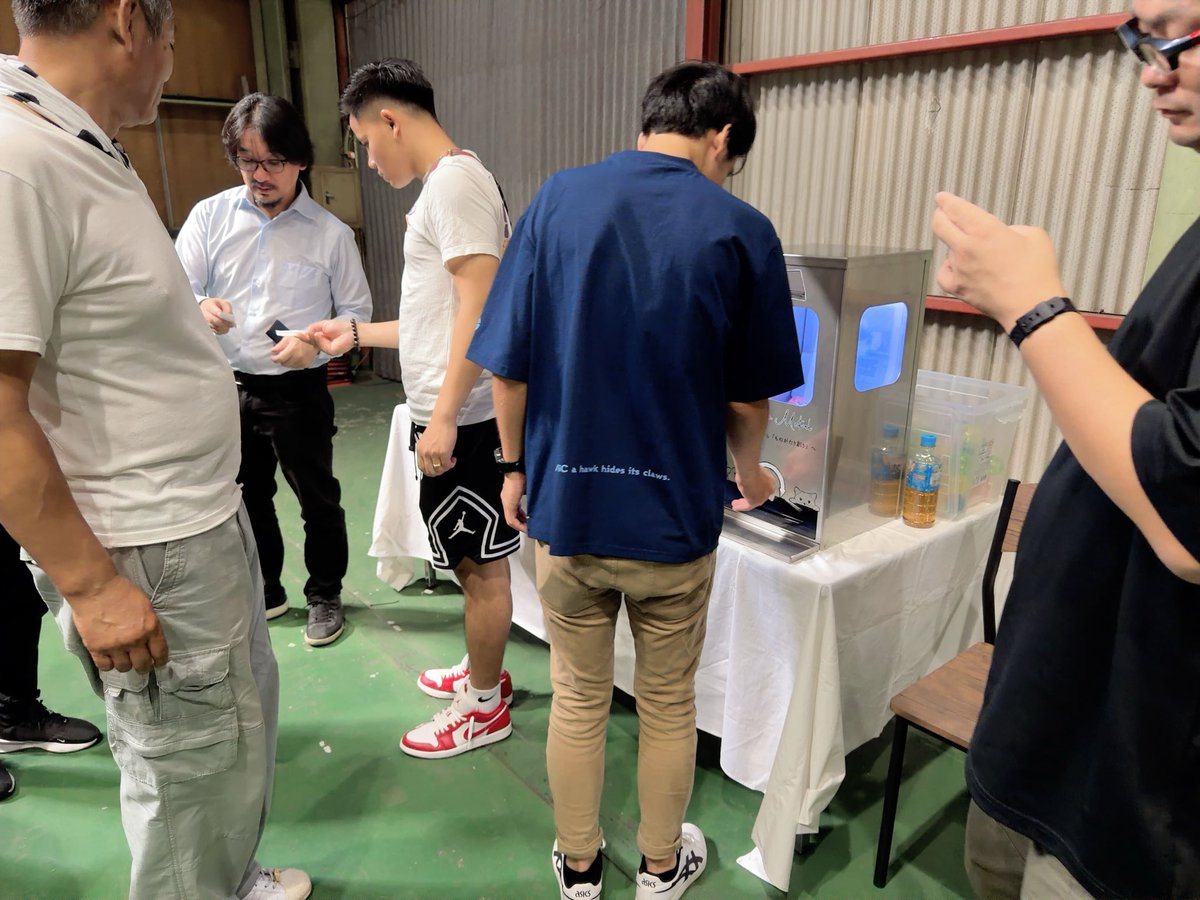 おはようございます☀

株式会社 樹サインのみなさんが
ワコーメタルの工場見学＆
ワークショップに来てくれました！🏭✨

レーザー加工や曲げ加工を間近で見て、
飛行機作りにも挑戦💪
また遊びに来てくださいね✈️

#ワコーメタル #工場見学 #ものづくり体験 
#企業公式が朝の挨拶を言い合う