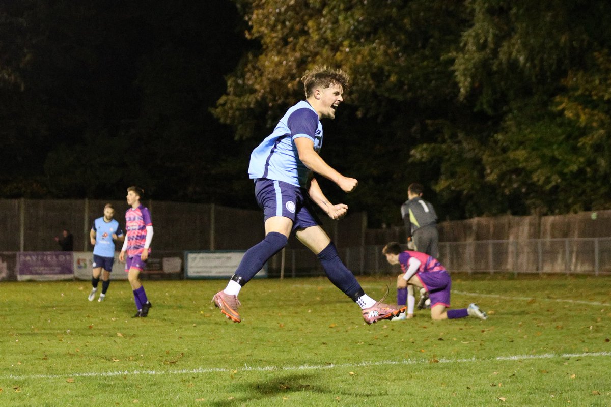 Fleet Town FC tweet media