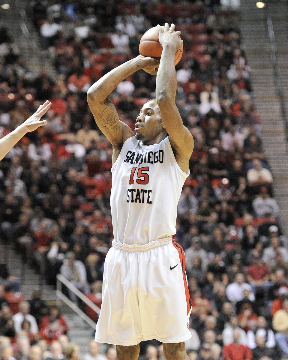 Aztec_MBB's tweet image. Happy start of the NBA season to #AztecsForLife @kawhileonard and @kj_showtime0 and best of luck this year! Kawhi’s Clippers and Keshad’s Heat both open play tomorrow. #GoAztecs #AztecsInThePros