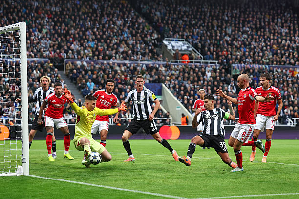 ⚫️⚪️📊🚨 الأهداف المتوقعة في مباراة نيوكاسل يونايتد وَ بنفيكا (xG) ..
- نيوكاسل يونايتد ( 3.05 ) ..
- بنفيكا ( 0.35 ) ..

#NUFC | #UCL
