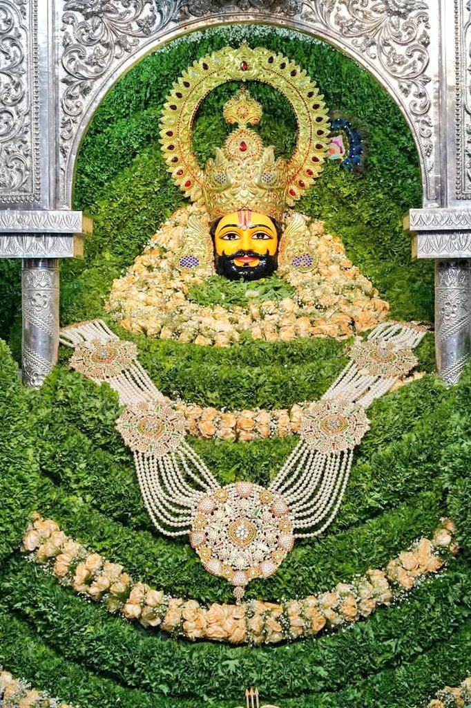 Khatu_dhaam's tweet image. कण-कण में जो बसे हैं, वो खाटू के नाथ हैं,
हर हारे हुए मनुज के, एकमात्र साथ हैं।